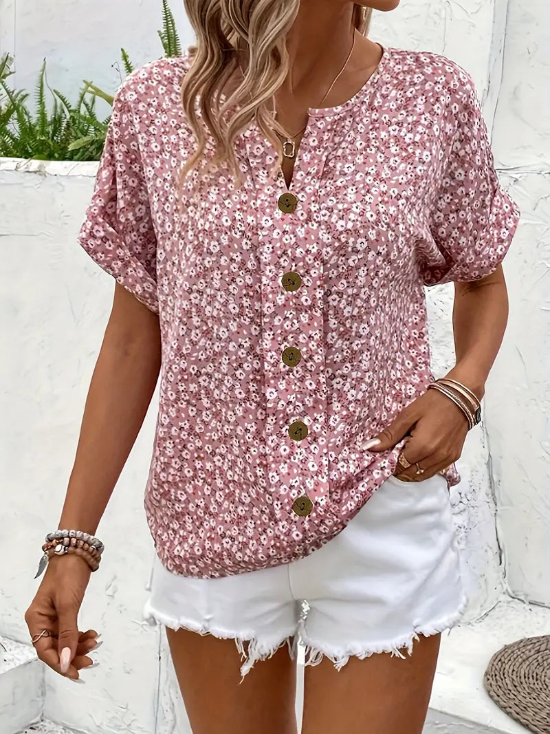 Blusa feminina floral com botões corte fluido e estampa delicada