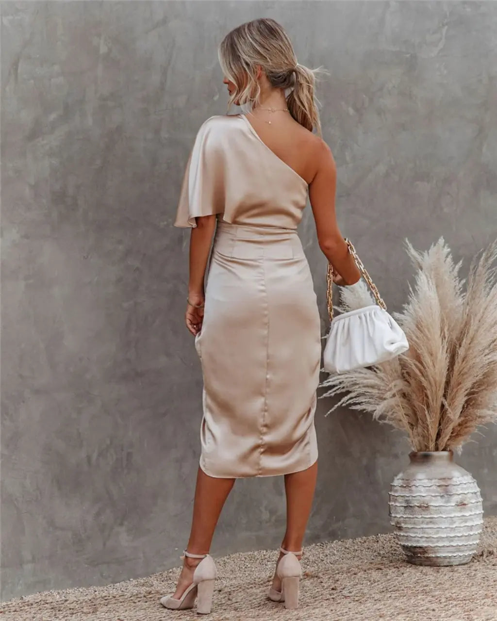 Jade | Vestido Midi Assimétrico Drapejado Feminino Ombro a Nu