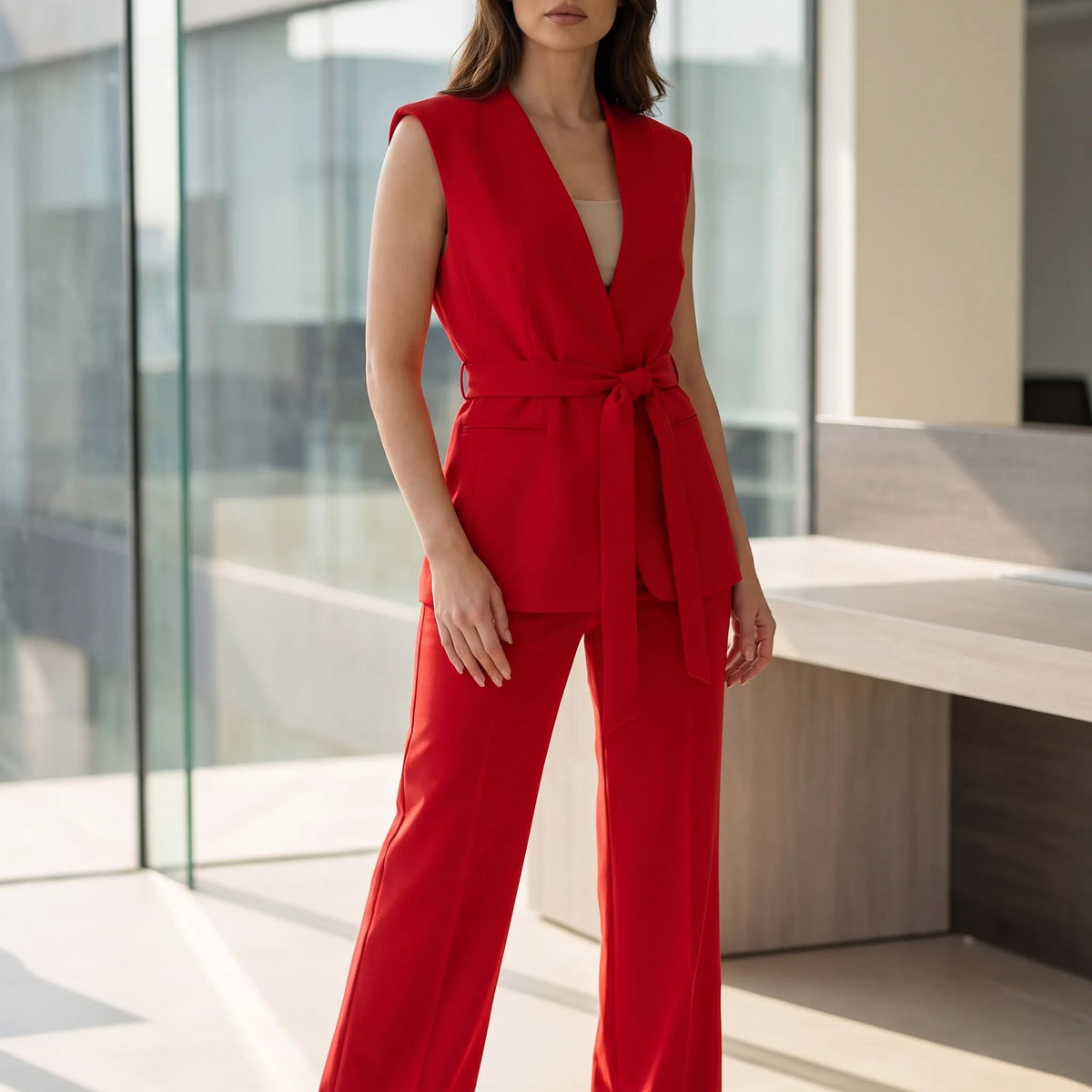 Florine | Fato de Calças Feminino | Conjunto 2 Peças, Cinto Ajustável | Elegante