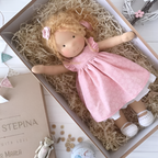 Ivy | Boneca Waldorf Artesanal Algodão Lã