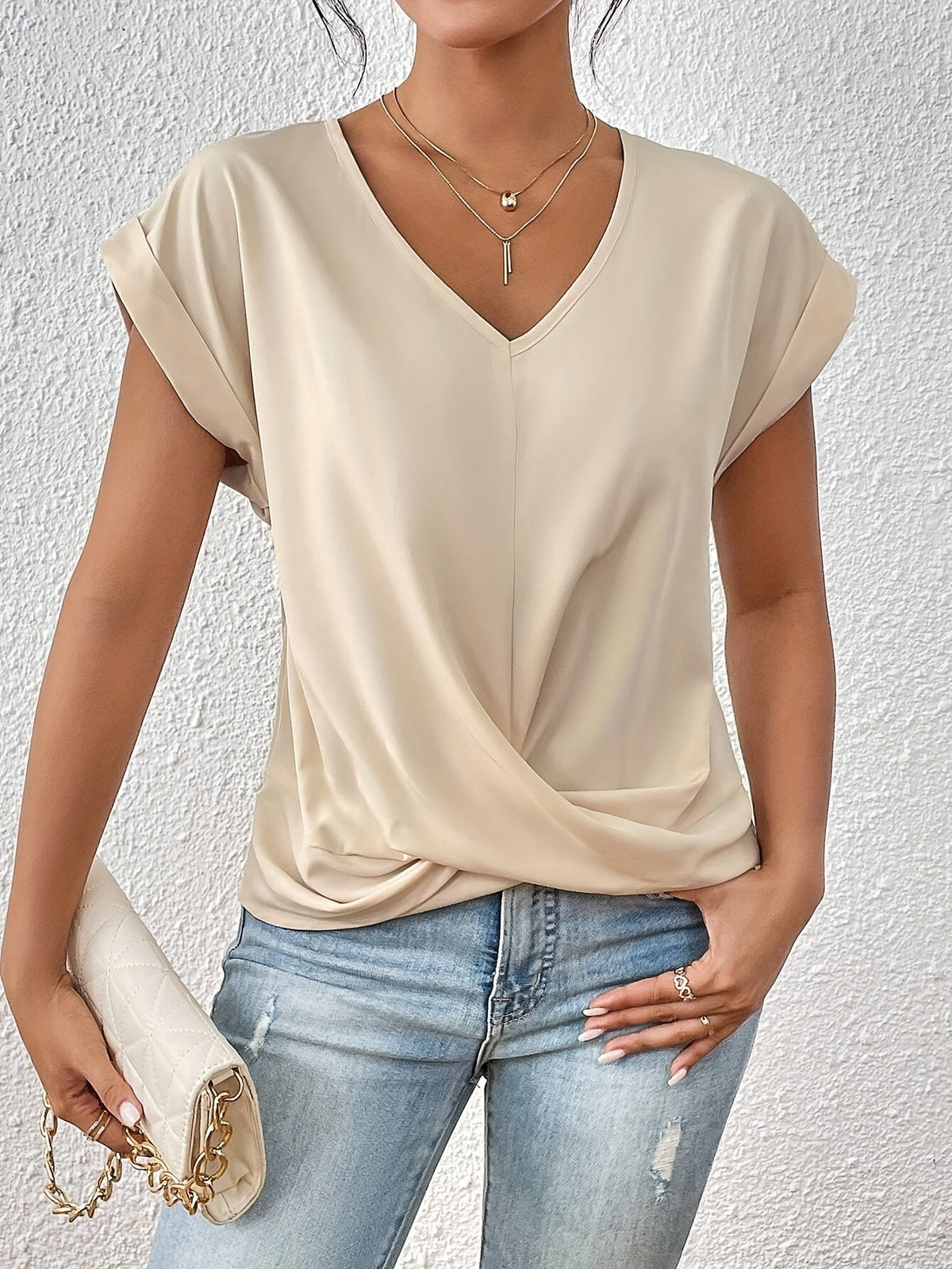 Gigi | Mulher Camiseta Decote Coração Manga Curta