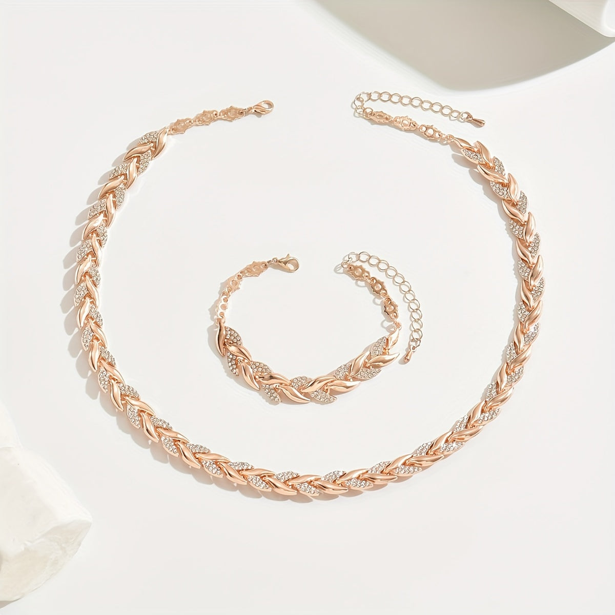 Luna | Colar Cauda de Sereia Feito à Mão com Strass