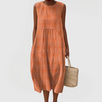 Vestido Feminino sem Mangas com Bordado e Bolsos