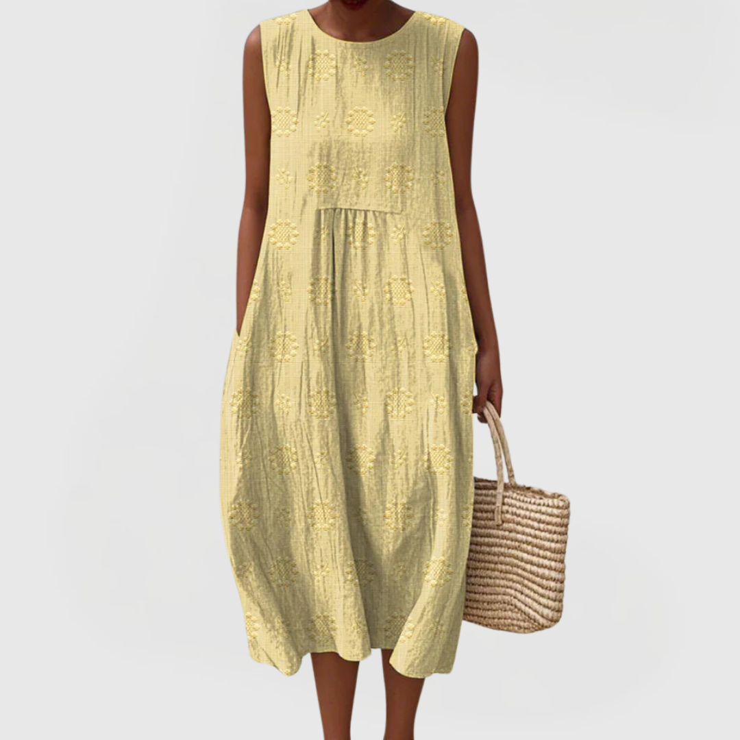 Vestido Feminino sem Mangas com Bordado e Bolsos