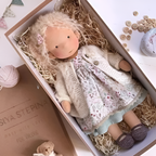 Ivy | Boneca Waldorf Artesanal Algodão Lã
