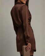 Wynne | Vestido Mini Manga Longa com Detalhe Cruzado