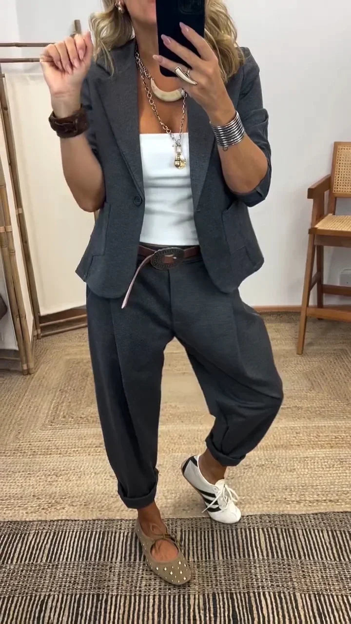 Conjunto Feminino de Blazer e Calça | Look Executivo, Botão Único, Bolsos | Greta