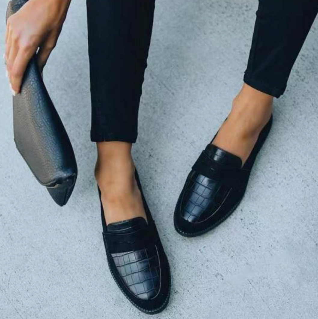 Juno | Mocassins Femininos Pretos Bico Redondo