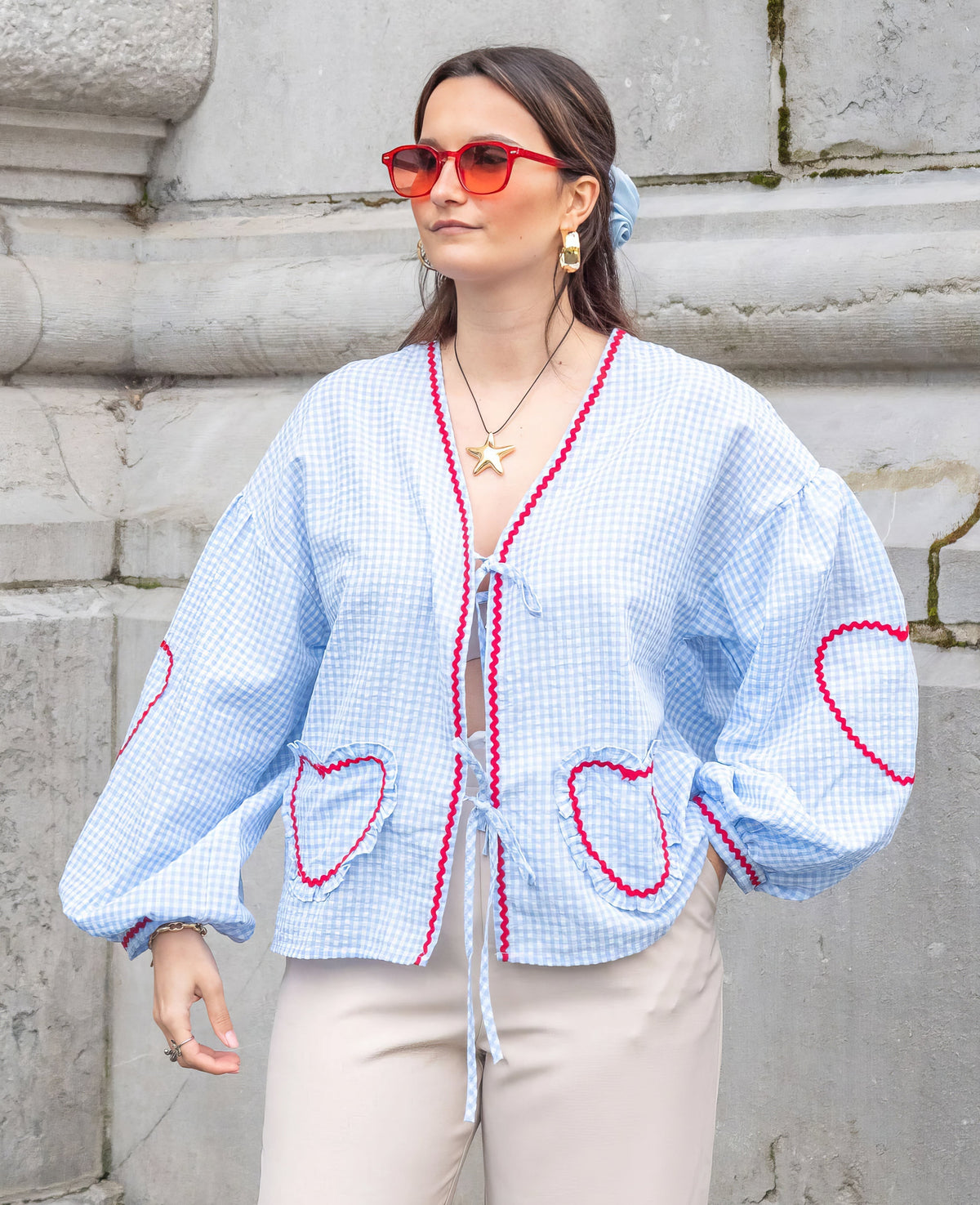 Maeve | Blusa Feminina Xadrez Romântica com Laço e Coração