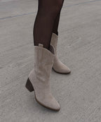 Botas Cowboy Beige | Conforto Médio, Camurça Vegana