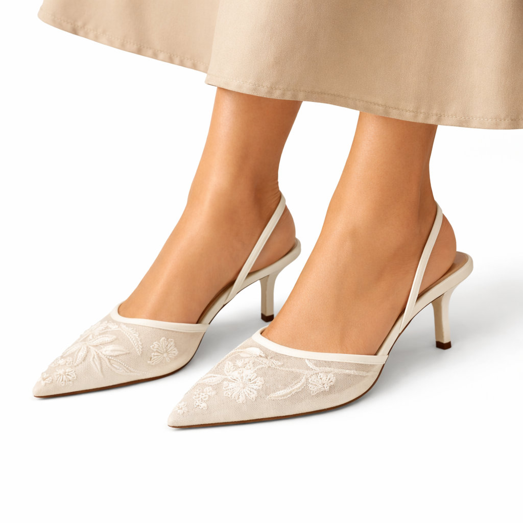 Mira | Mulher Scarpin Mule Bordado Floral Bico Fino