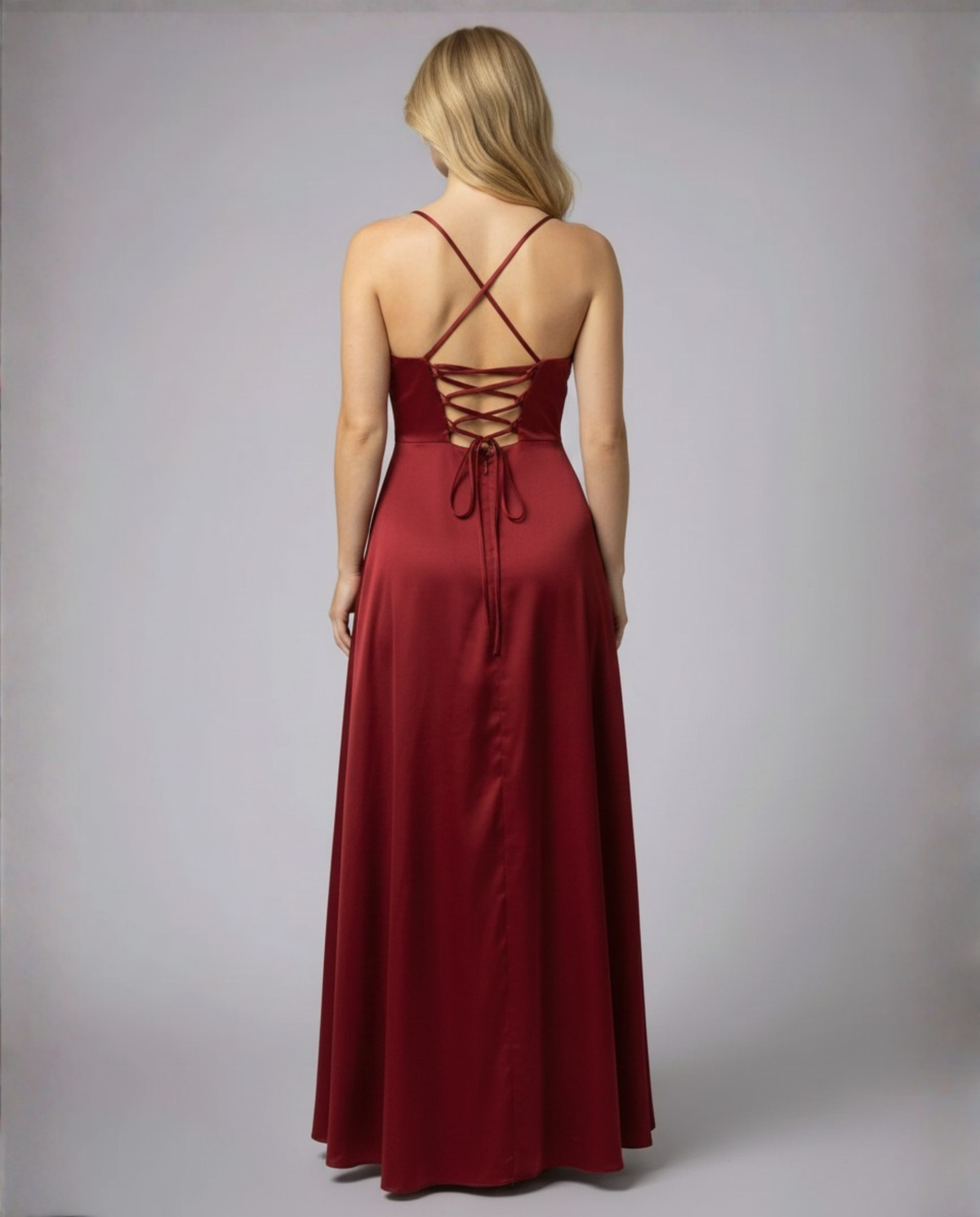Vestido Longo Feminino com Alças Finas e Fenda Lateral