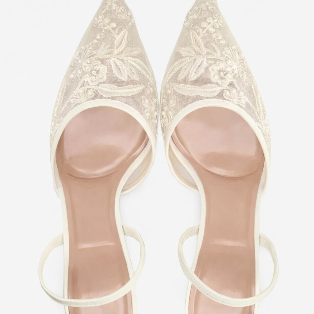 Mira | Mulher Scarpin Mule Bordado Floral Bico Fino