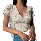 Blusa Cropped Floral | Gola V, Manga Curta | Verão 2025