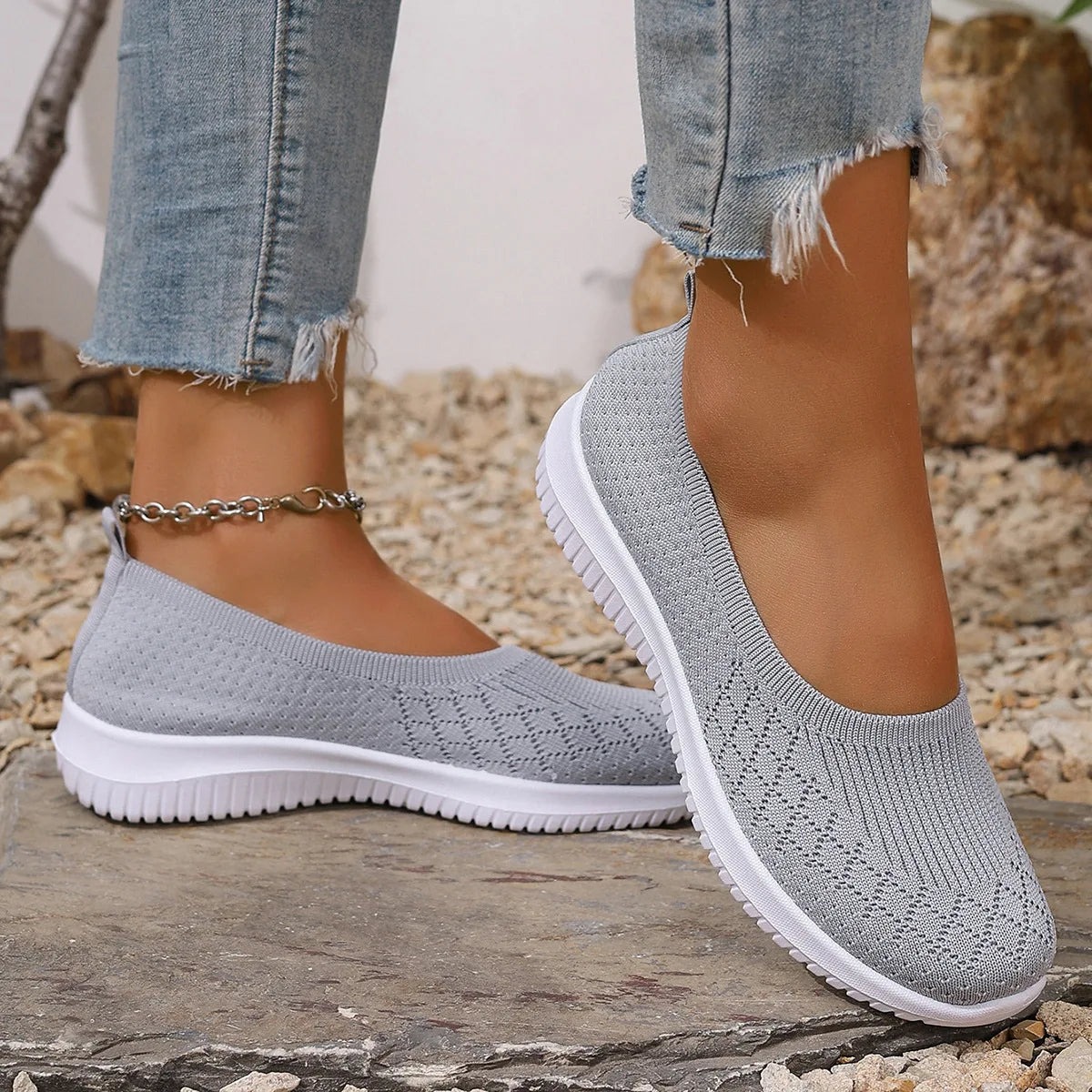 Eira | Sapatilhas Slip On Femininas Malha Bico Redondo