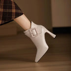 Della | Botas Ankle Femininas com Fivela