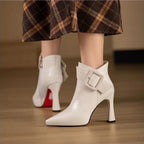 Della | Botas Ankle Femininas com Fivela
