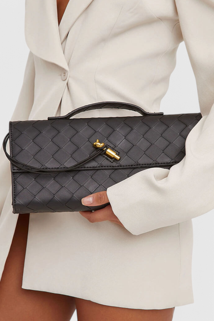 Tindra | Bolsa Clutch Baguette Feminina Nó Dourado