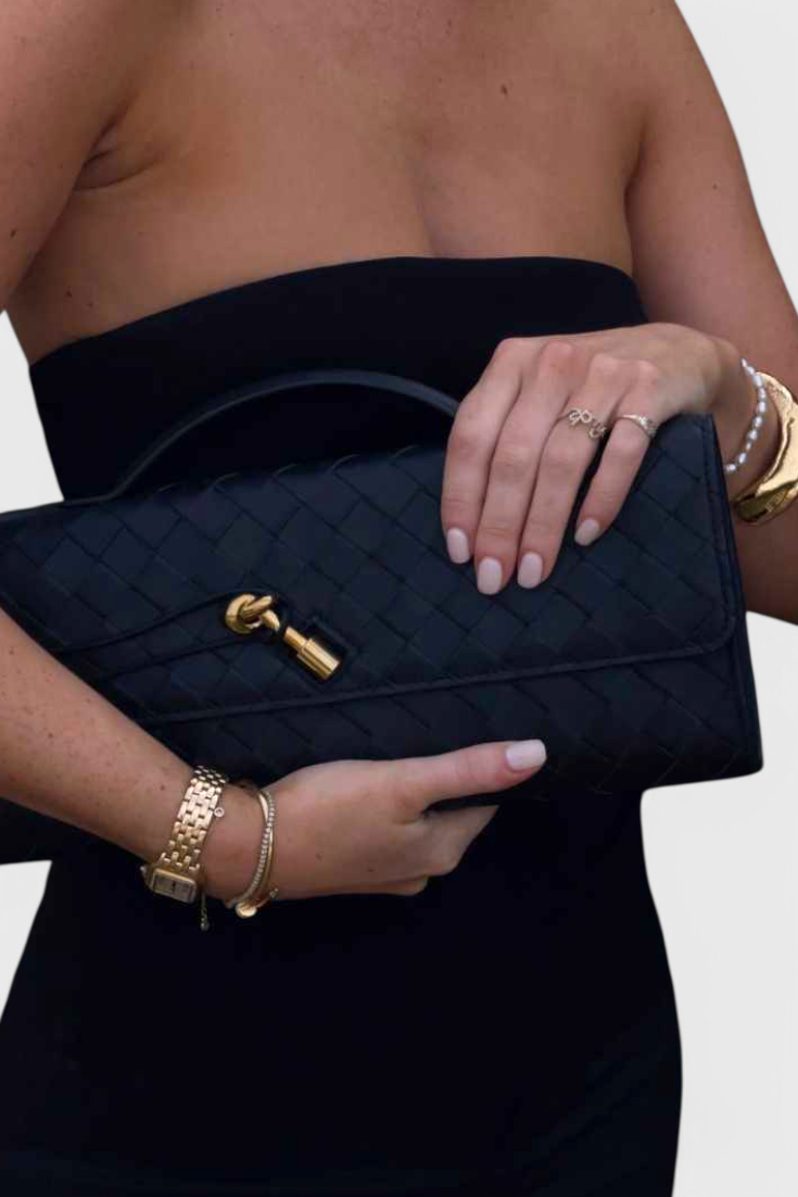 Tindra | Bolsa Clutch Baguette Feminina Nó Dourado