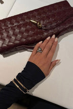 Tindra | Bolsa Clutch Baguette Feminina Nó Dourado