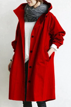 Mulher Impermeável com Capuz Oversize