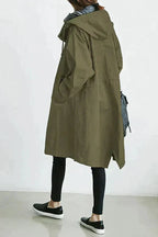 Mulher Impermeável com Capuz Oversize