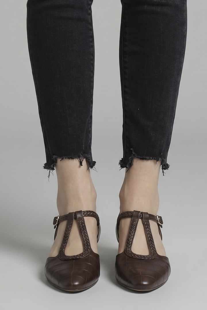 Iris | Sapatilhas Mary Jane Femininas Bico Fino Fivela