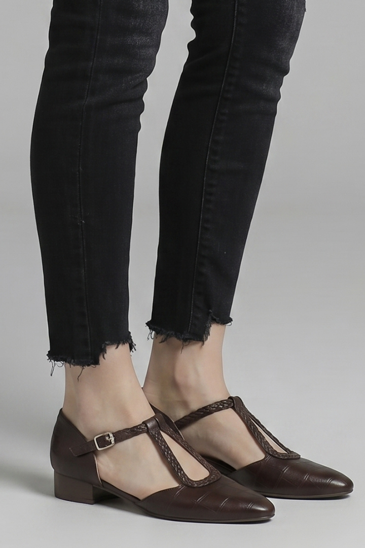 Iris | Sapatilhas Mary Jane Femininas Bico Fino Fivela