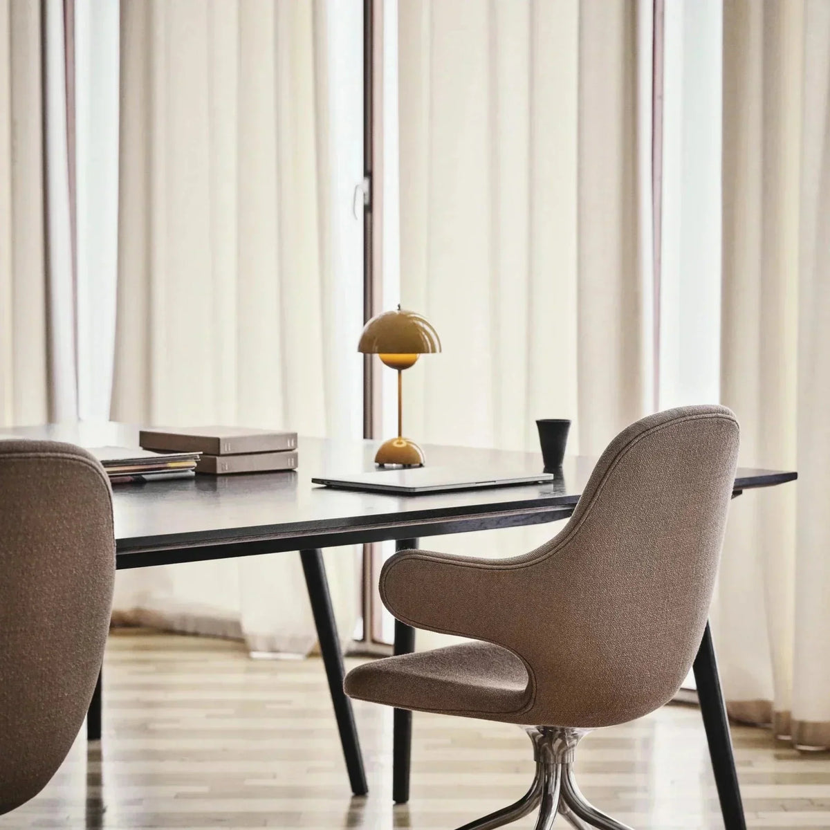 Candeeiro de Mesa LED | Sem Fios, Toque, Cúpula Moderna | Eira