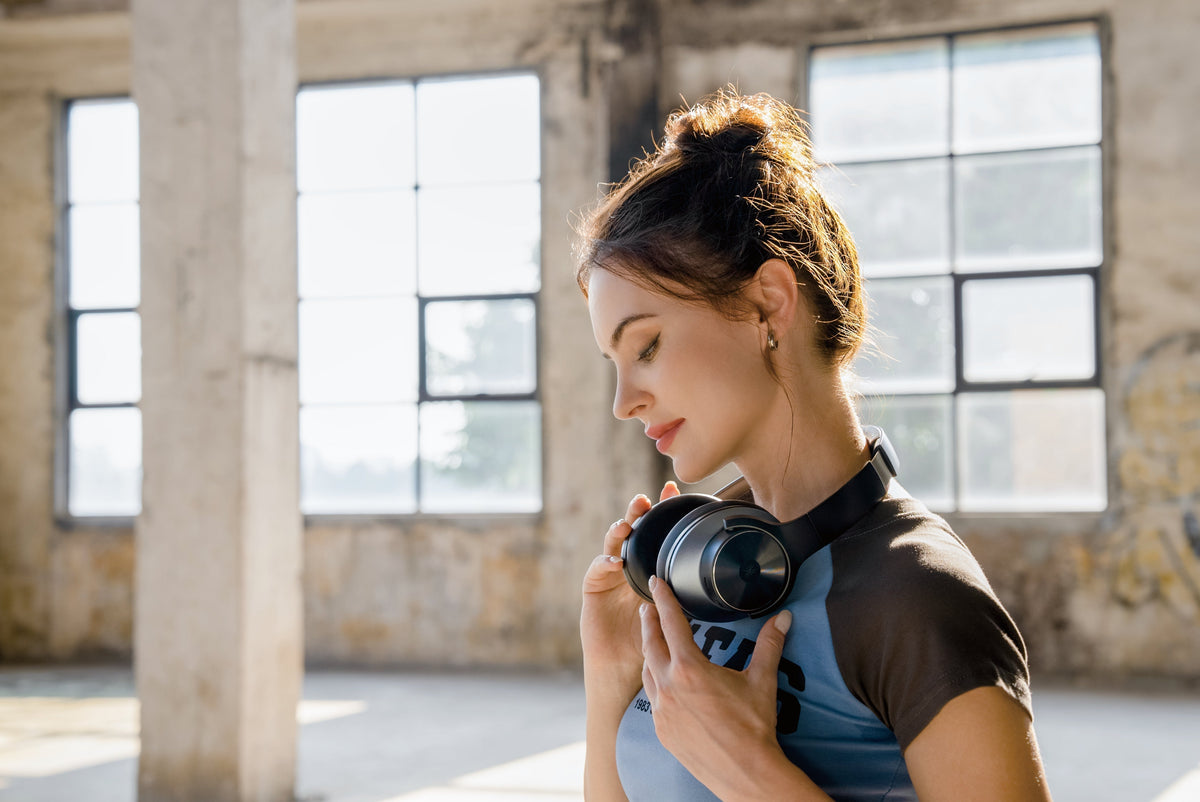 Dione | Headphones Bluetooth Cancelamento Ativo de Ruído Sem Fio