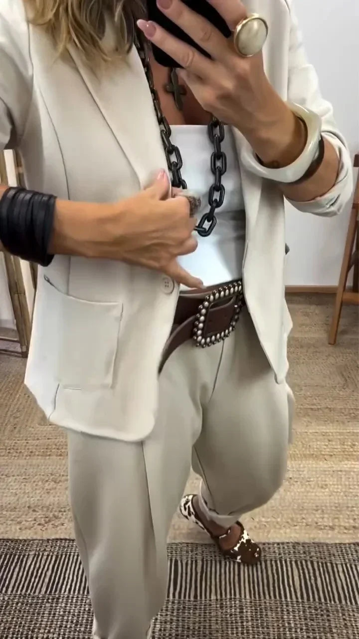 Conjunto Feminino de Blazer e Calça | Look Executivo, Botão Único, Bolsos | Greta