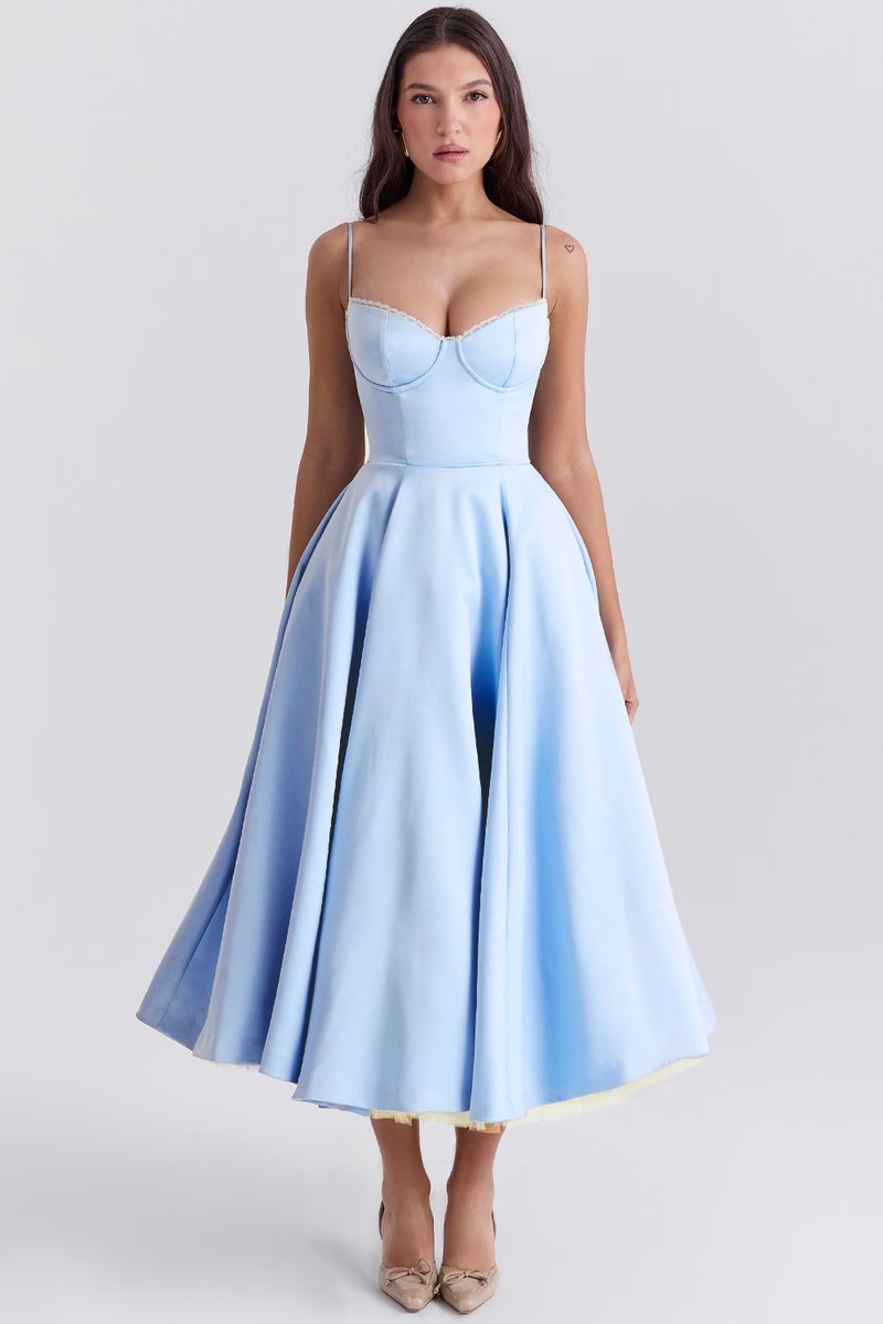 Freya | Vestido Midi Feminino Evasê com Alças Ajustáveis e Bojo