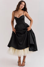 Freya | Vestido Midi Feminino Evasê com Alças Ajustáveis e Bojo