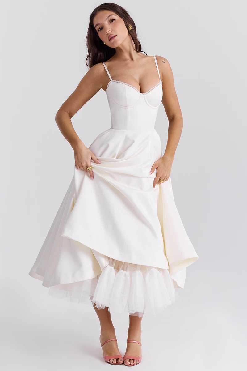 Freya | Vestido Midi Feminino Evasê com Alças Ajustáveis e Bojo