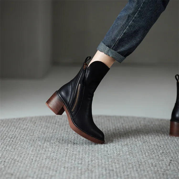 Botas Femininas | Cano Médio, Solado Resistente | Elegância