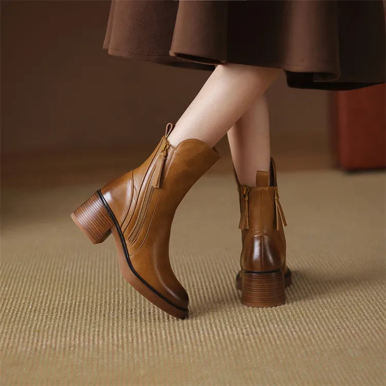 Botas Femininas | Cano Médio, Solado Resistente | Elegância
