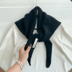 Aria | Lenço Triangular de Lã Tricotado Feminino