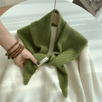 Aria | Lenço Triangular de Lã Tricotado Feminino