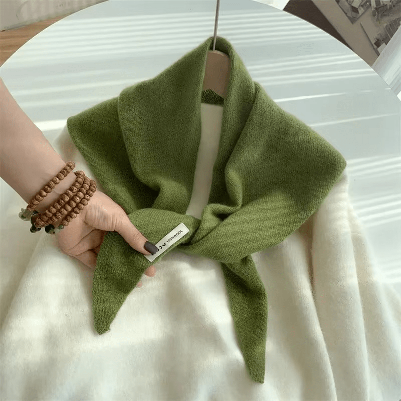 Aria | Lenço Triangular de Lã Tricotado Feminino