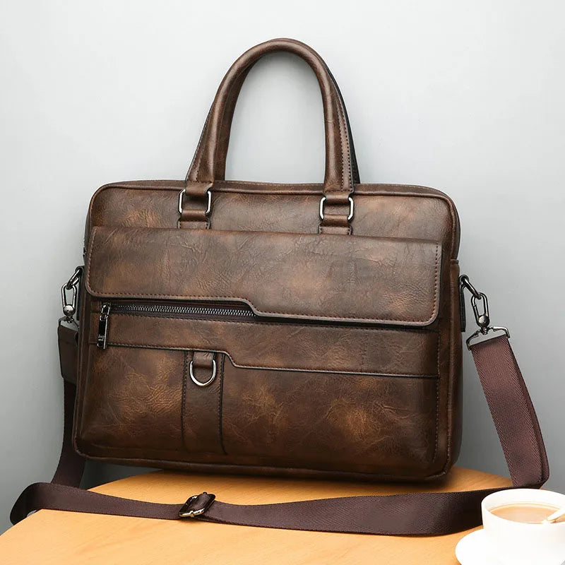 Bolsa de ombro em couro masculina com alça ajustável e fecho de correr