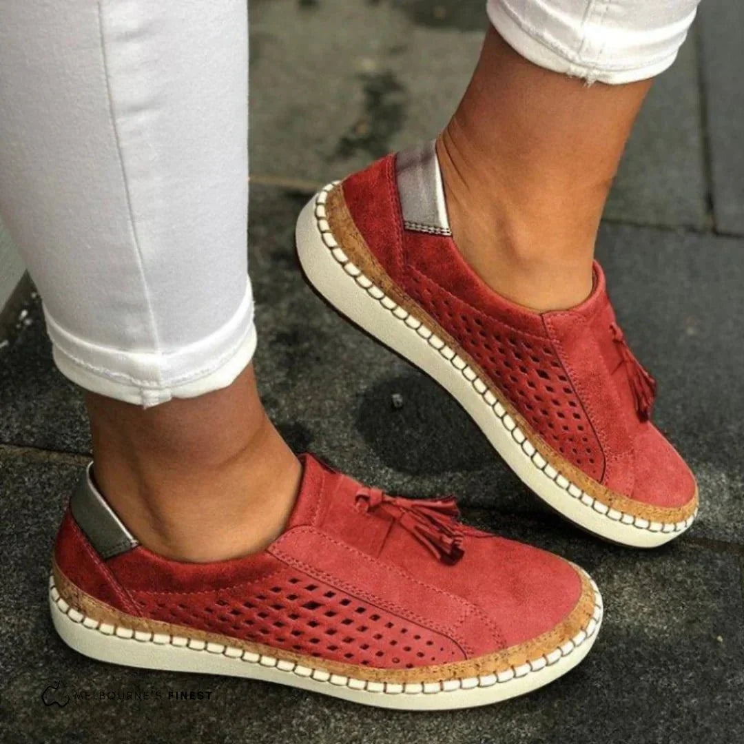 Mulher Ténis Slip-On Perfurado com Borla