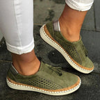 Mulher Ténis Slip-On Perfurado com Borla