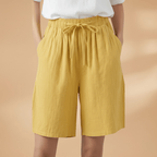 Shorts feminino algodão relaxed fit com cós elástico e cordão regulável