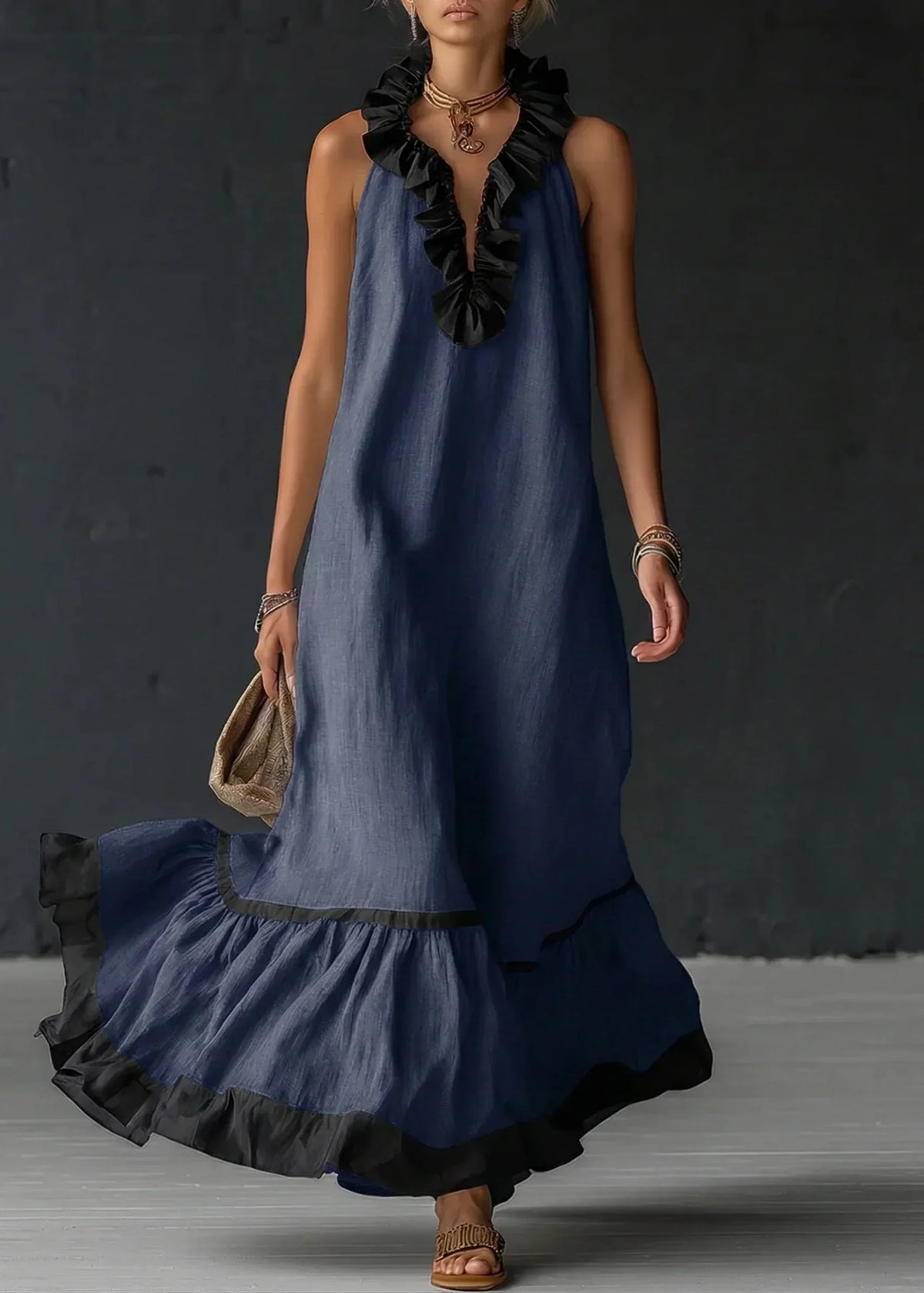 Vestido Longo Mulher com Volantes Gola Halter